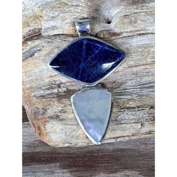 Sterling Silver Pendant With Sodalite & Mother Of Pearl 18.0g - Picture 2 of 7